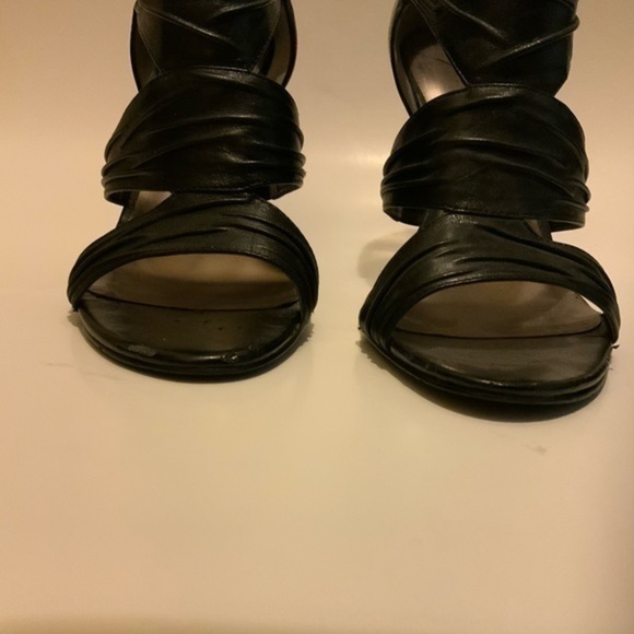 Guess Heels - Picture 5 of 7